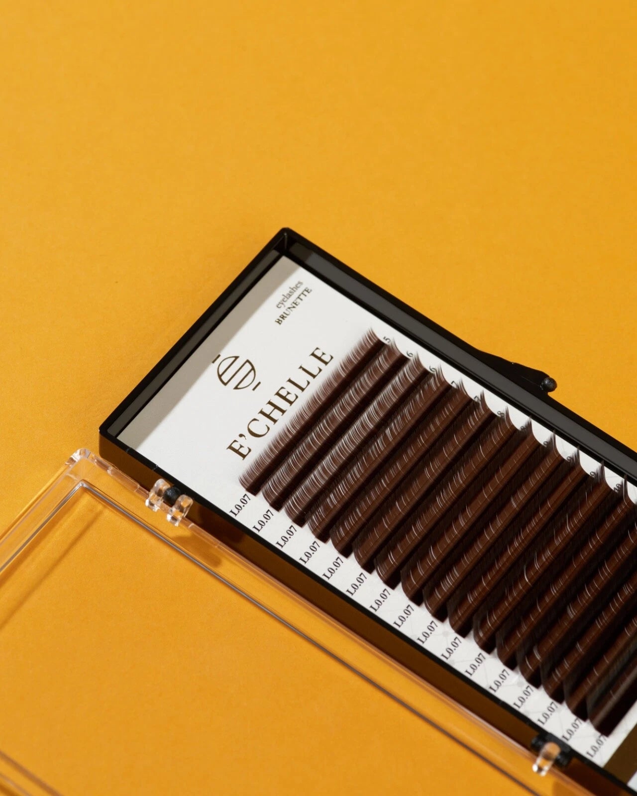 E’CHELLE BROWN  Individual Eyelashes